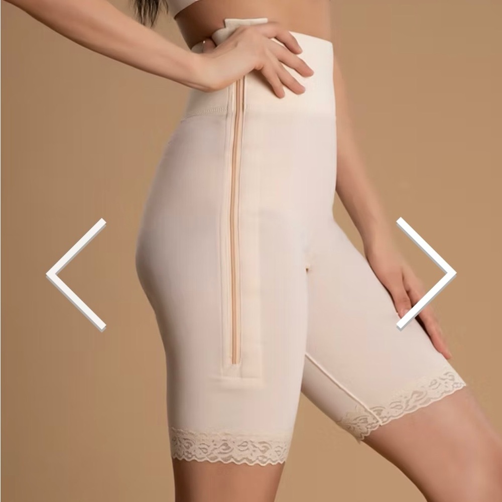 Seamless High-Waisted Shapewear Shorts - Cream
